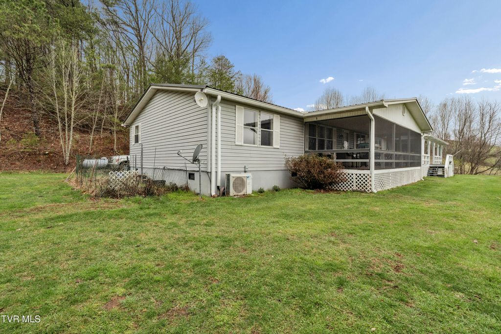 Photo of 958 Avery Branch Road, Mountain City, TN 37683 (MLS # 9993020)