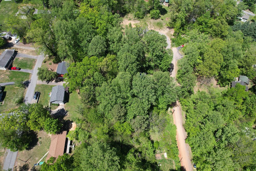 Photo of Tbd Circle Street, Kingsport, TN 37660 (MLS # 9973749)