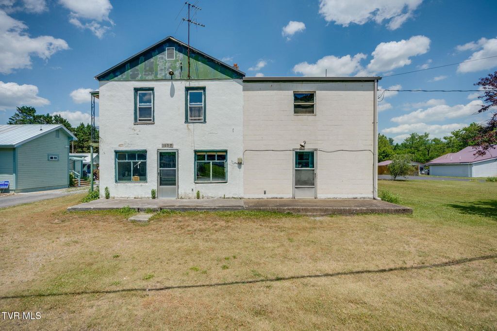 Photo of 1397 Broad Street, Elizabethton, TN 37643 (MLS # 9995804)