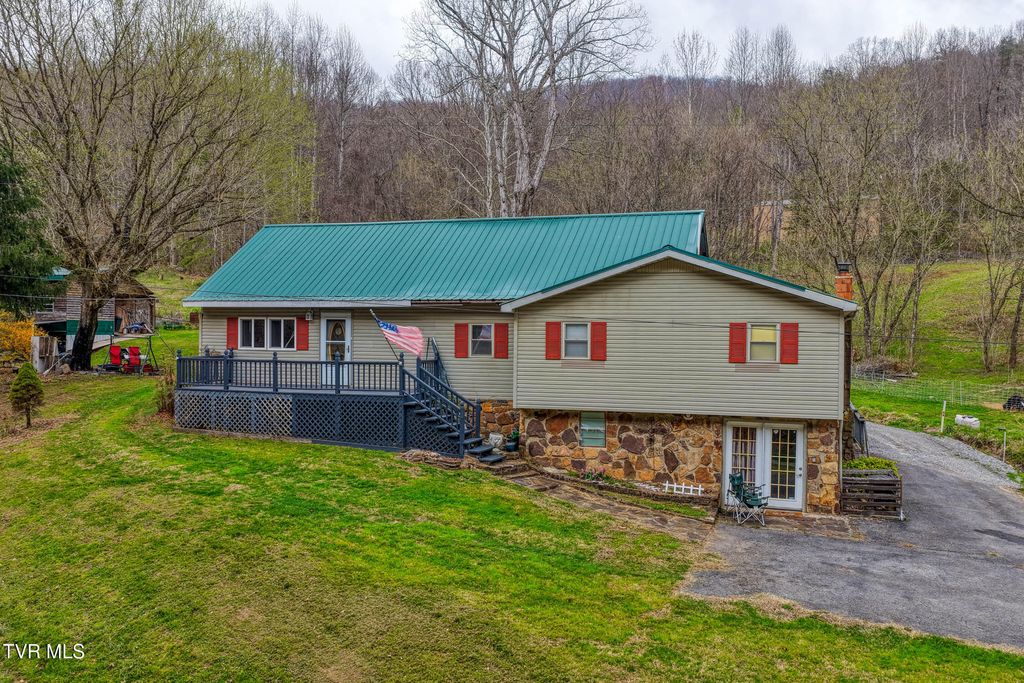 Photo of 1744 Snake Hollow Road, Sneedville, TN 37869 (MLS # 9992819)