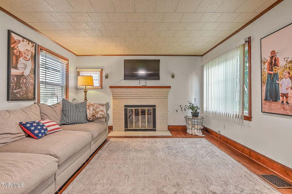 Photo of 1852 Oakwood Drive, Kingsport, TN 37664 (MLS # 9999771)