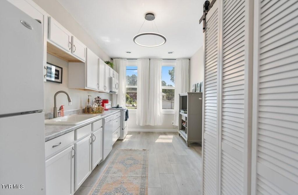 Photo of 313 Cutler Street, Greeneville, TN 37743 (MLS # 9985514)