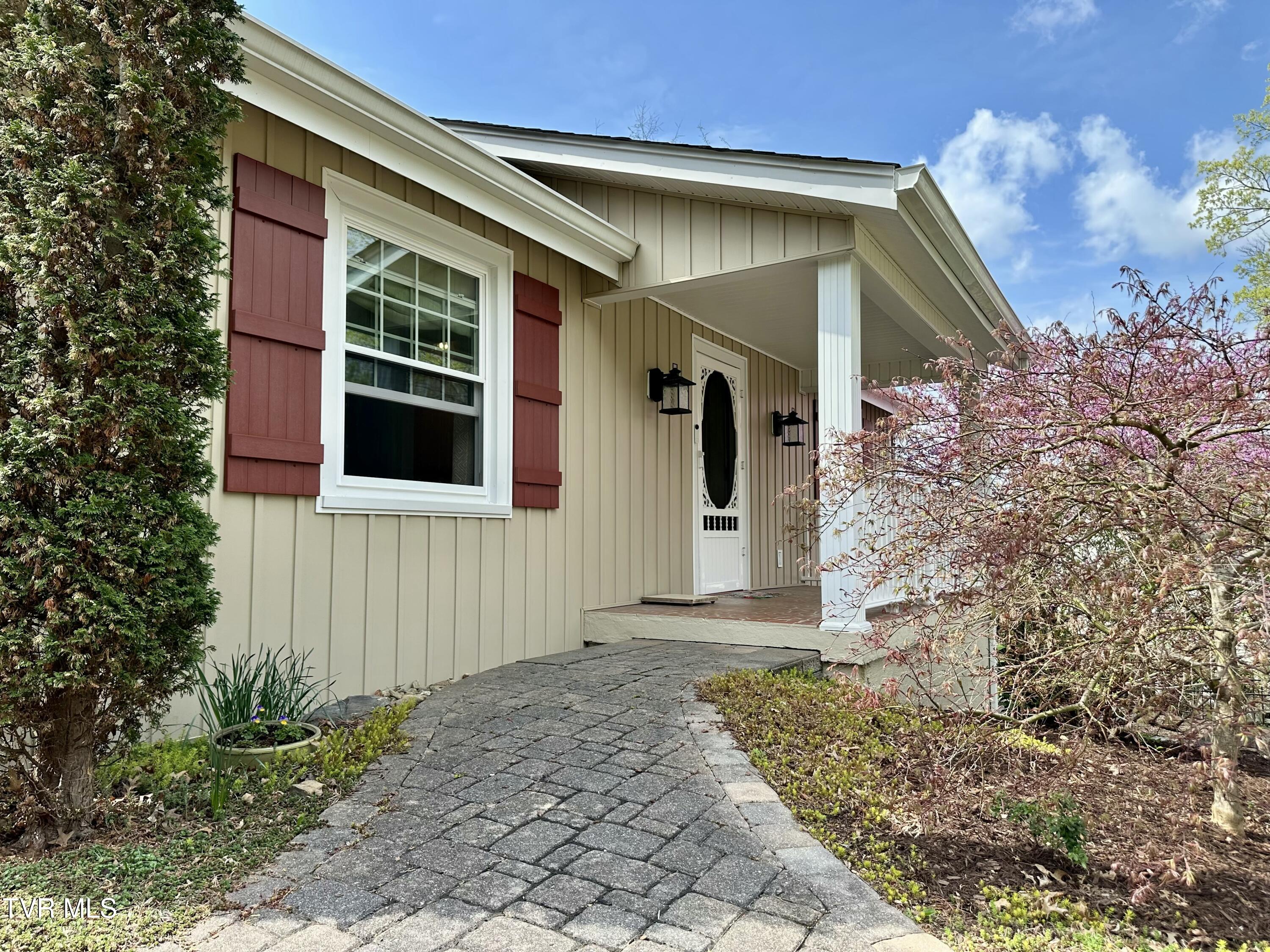 612 Arlington Avenue, Bristol, Virginia image 2