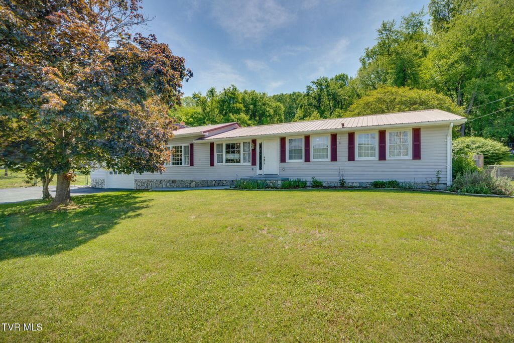 Photo of 638 Elm Avenue, Erwin, TN 37650 (MLS # 9994673)