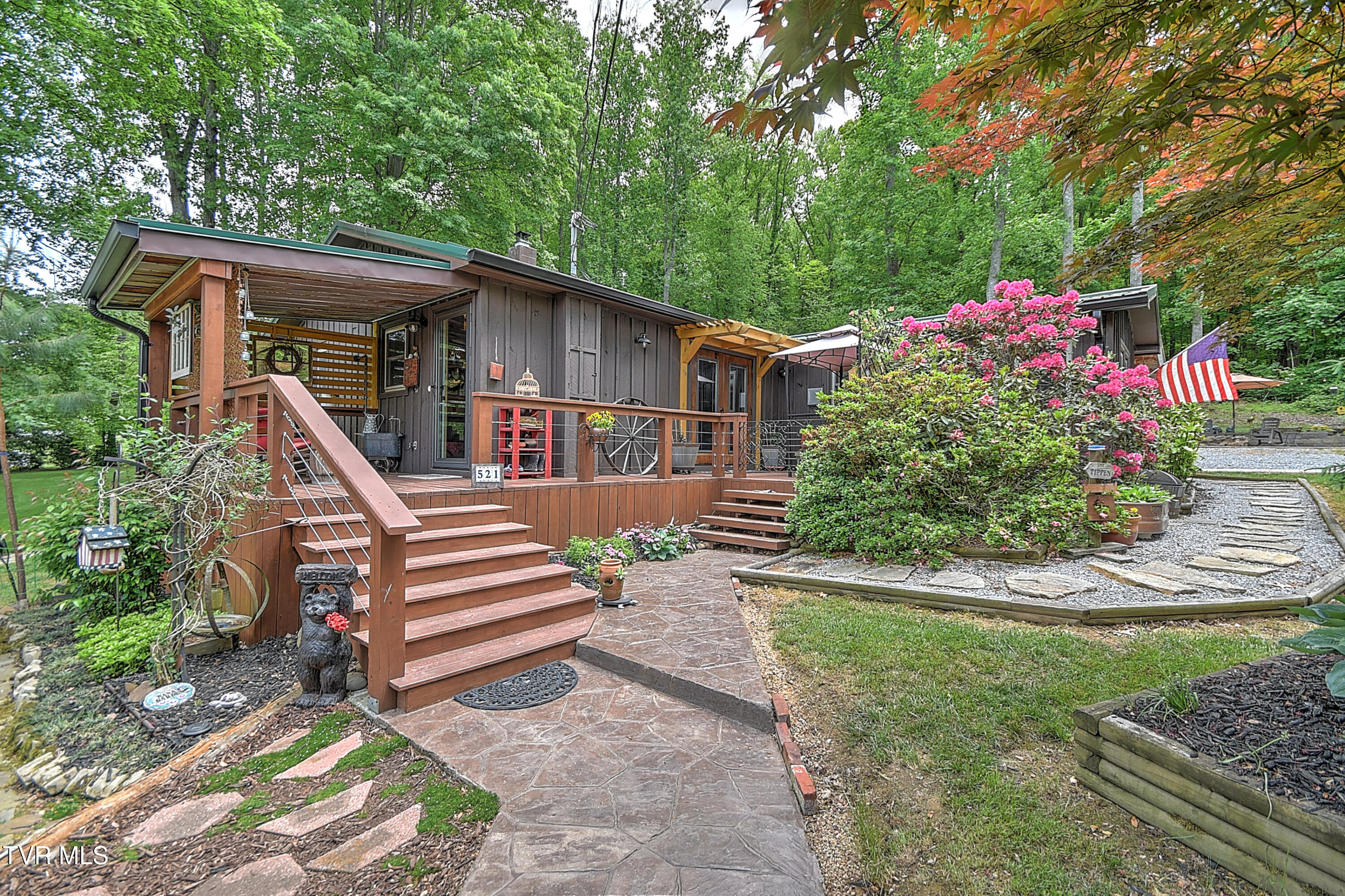 521 Baywood Drive, Piney Flats, Tennessee image 3