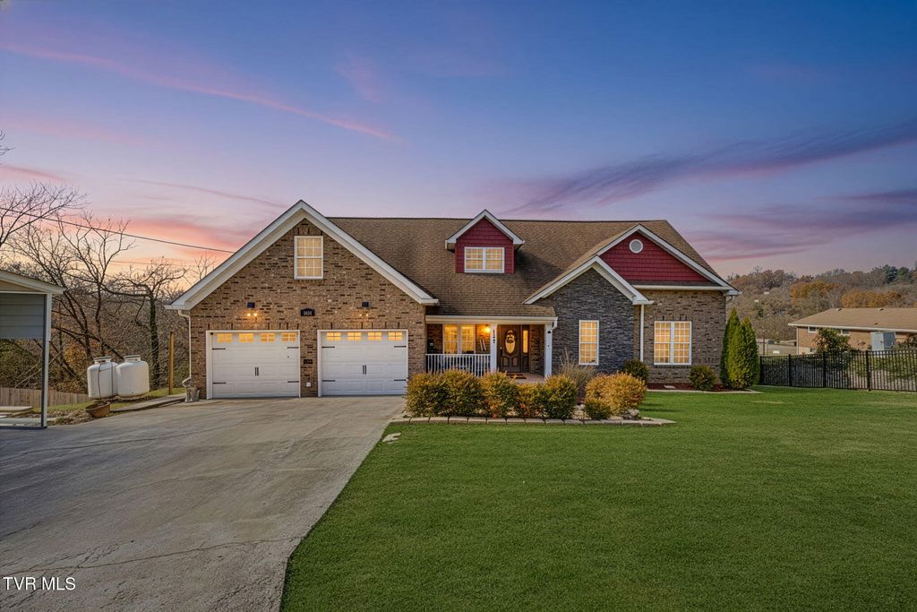 Photo of 1404 Van Oaks Drive, Kingsport, TN 37665 (MLS # 9988474)