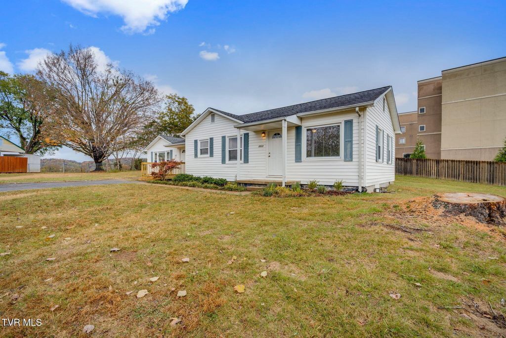 Photo of 2614 Mimosa Lane, Johnson City, TN 37604 (MLS # 9993416)