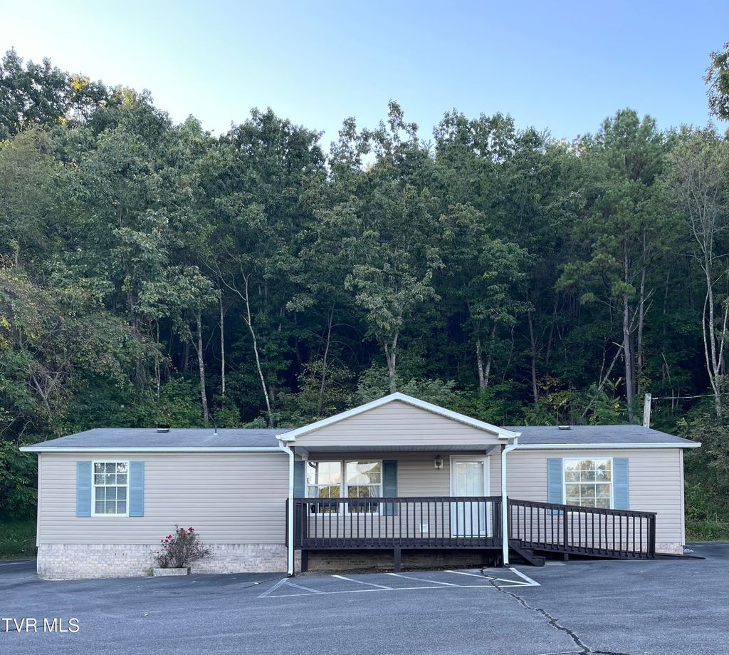 Photo of 175 Summit Drive, Rogersville, TN 37857 (MLS # 9986520)