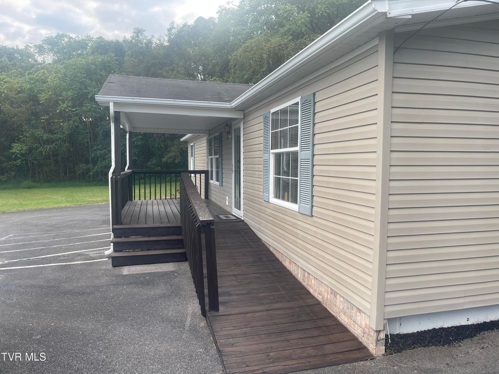 Photo of 175 Summit Drive, Rogersville, TN 37857 (MLS # 9986520)