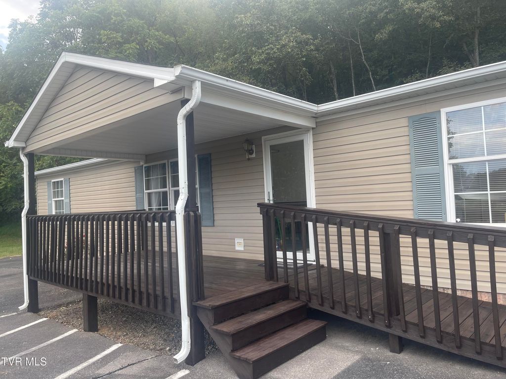 Photo of 175 Summit Drive, Rogersville, TN 37857 (MLS # 9986520)