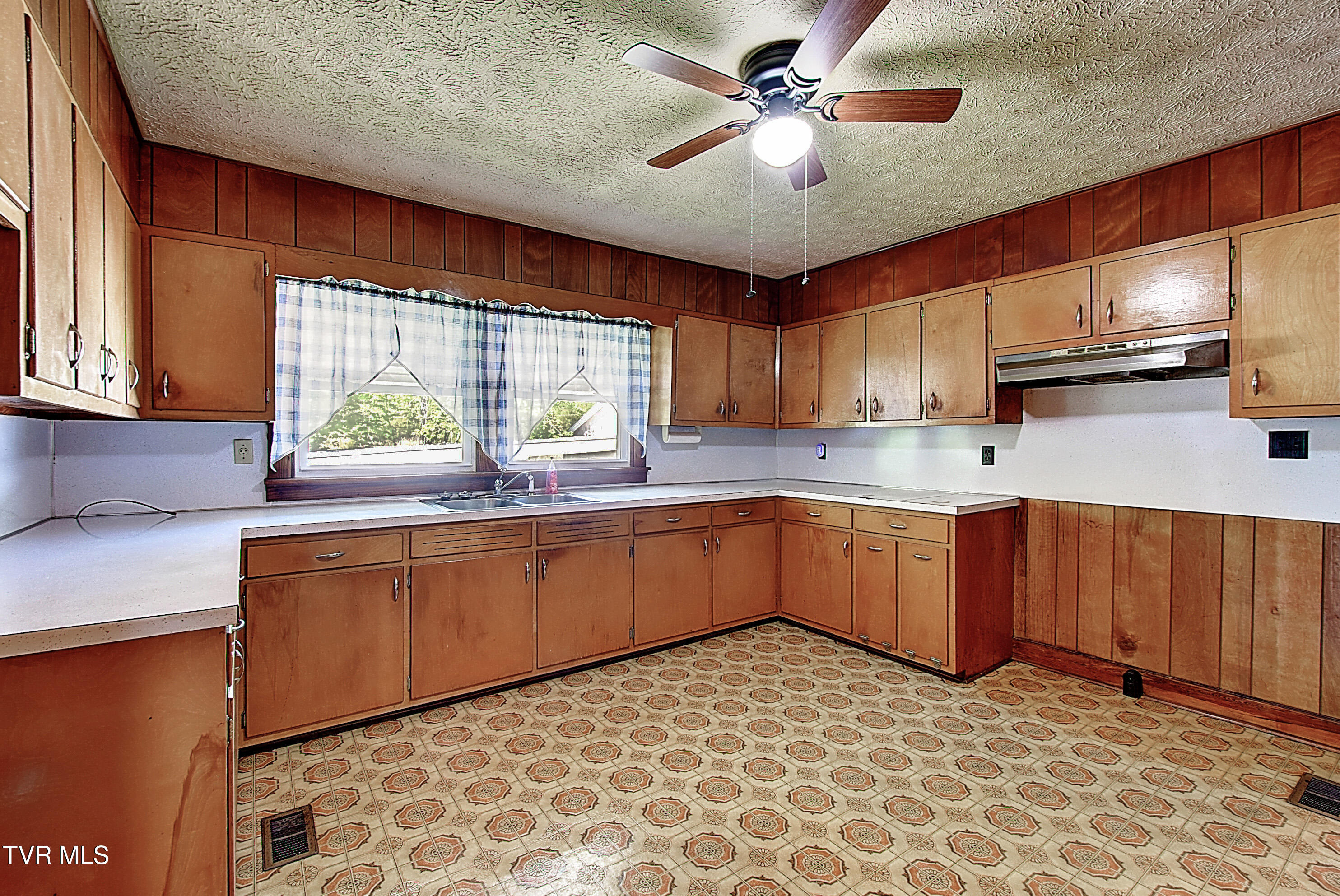 324 Donnie Crawford Road, Kingsport, Tennessee image 12