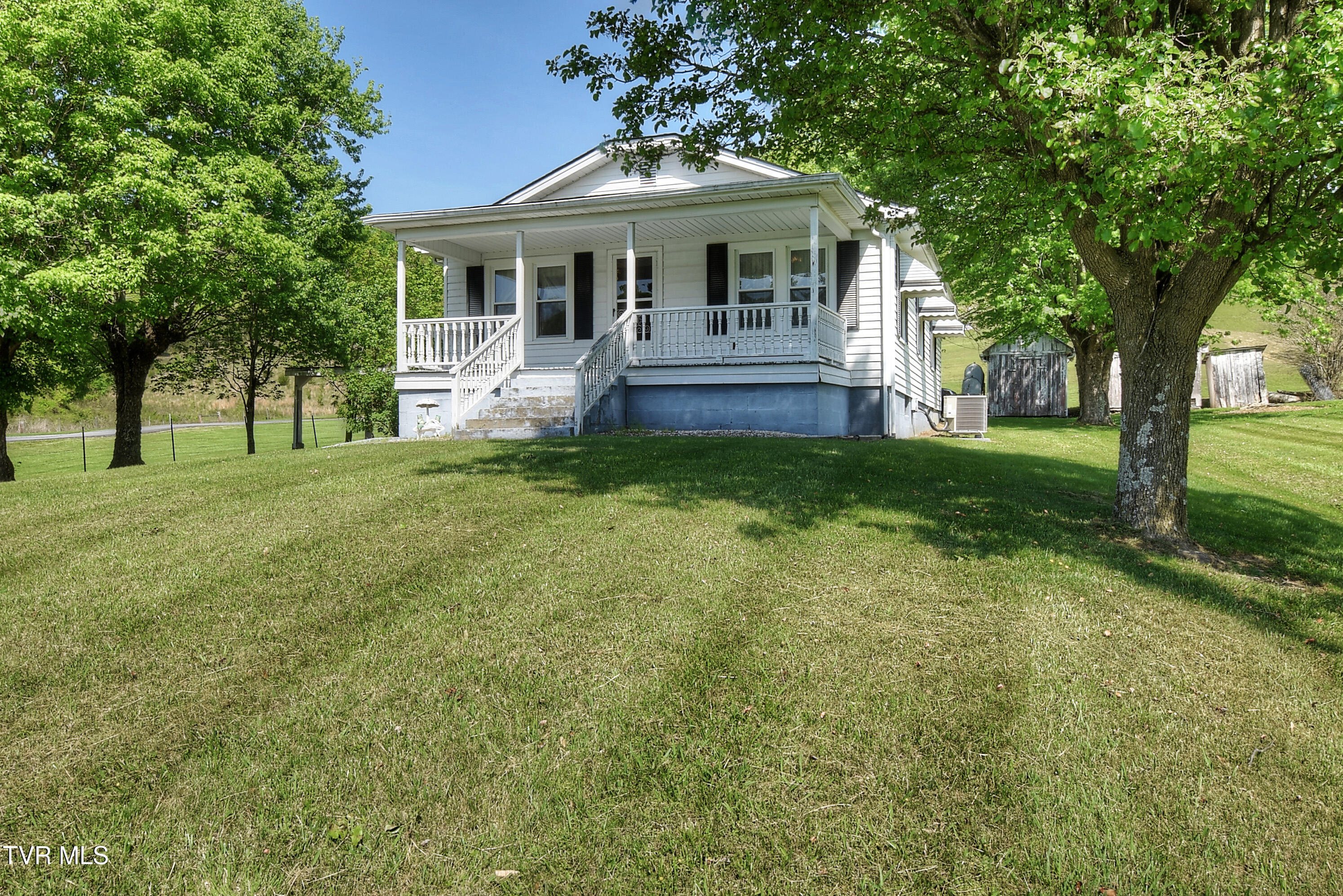 324 Donnie Crawford Road, Kingsport, Tennessee image 2