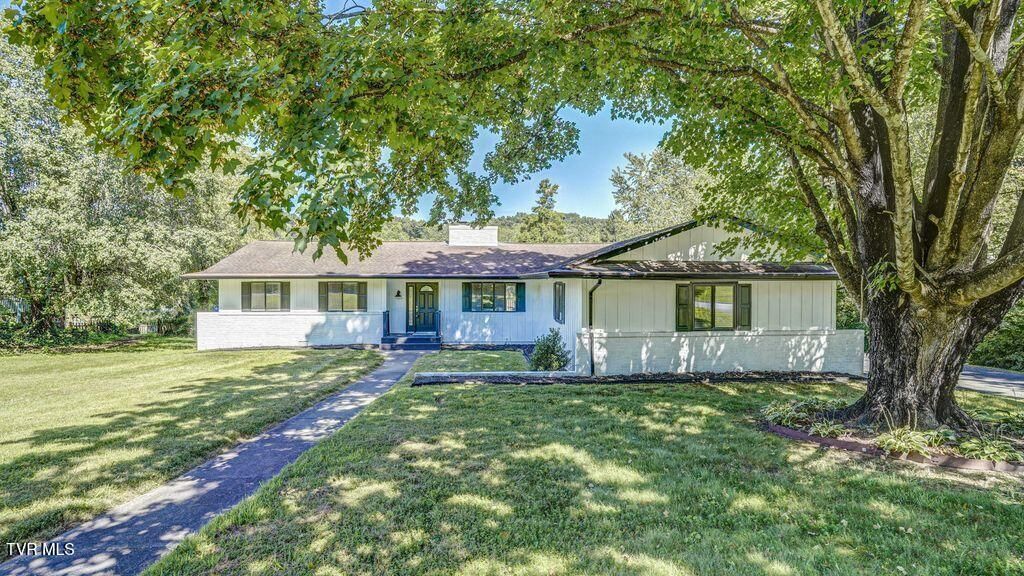 Photo of 28 Kingsbridge Street, Bristol, TN 37620 (MLS # 9985165)