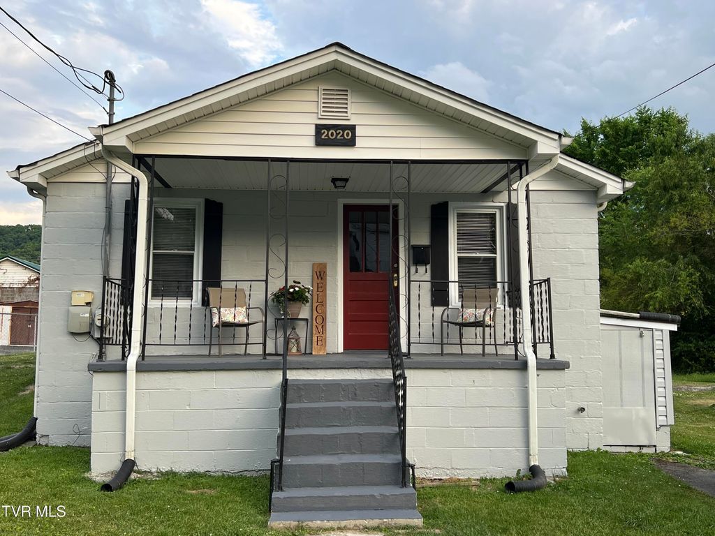 Photo of 2020 Shelby Street, Bristol, TN 37620 (MLS # 9995796)