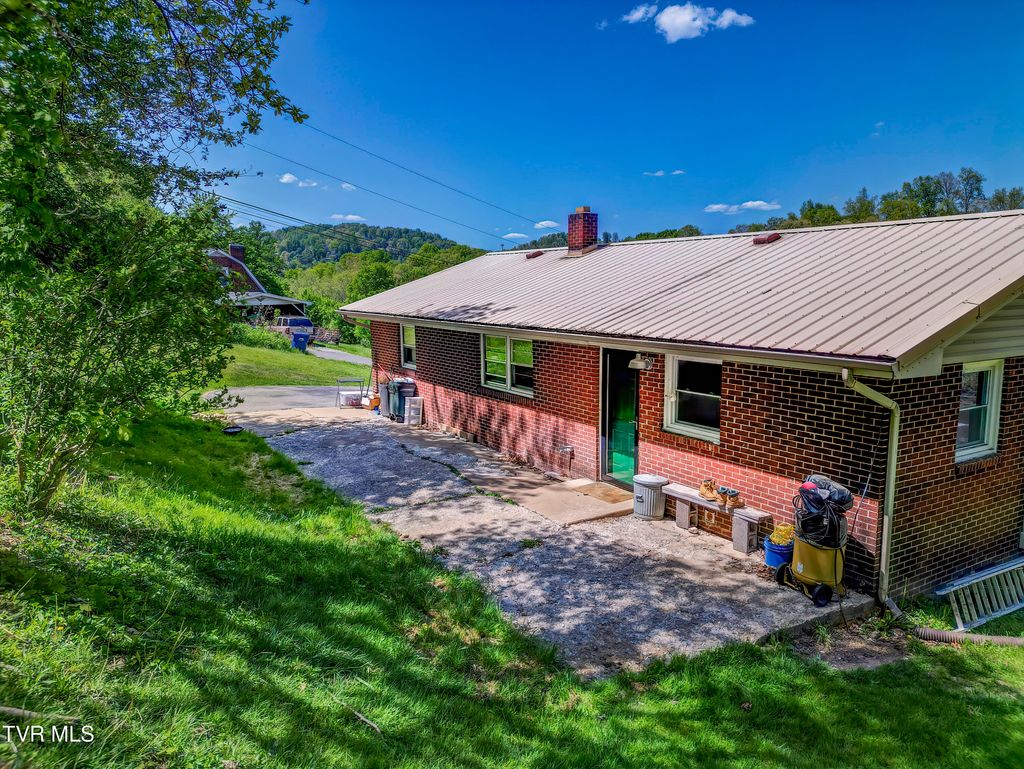Photo of 264 Terrace Avenue, Gate City, VA 24251 (MLS # 9994537)