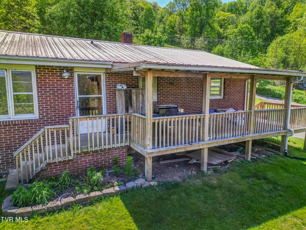 Photo of 264 Terrace Avenue, Gate City, VA 24251 (MLS # 9994537)