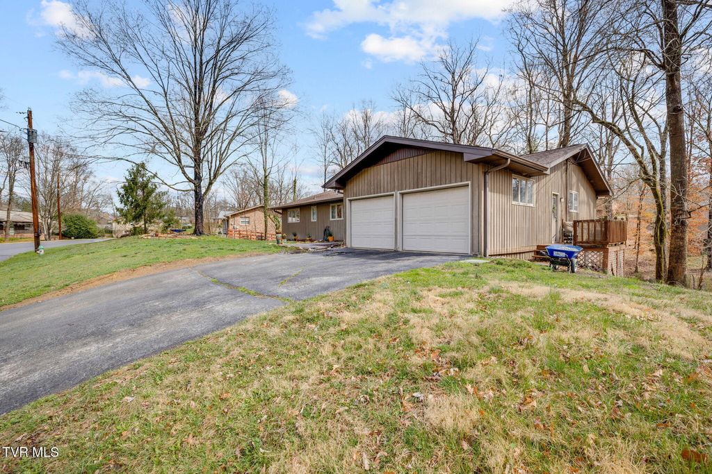 Photo of 2113 Sheffield Street, Kingsport, TN 37660 (MLS # 9992337)