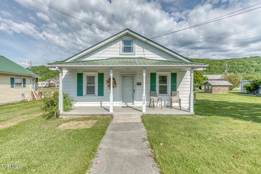 Photo of 945 Elm Avenue, Erwin, TN 37650 (MLS # 9994973)