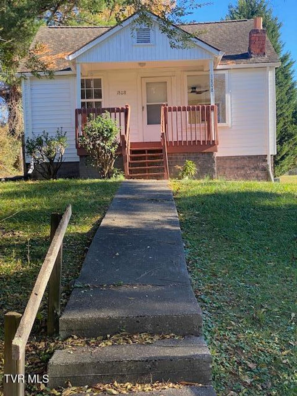 Photo of 1808 Myrtle Avenue, Johnson City, TN 37601 (MLS # 9988027)