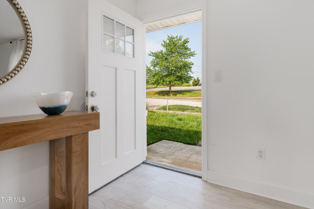 Photo of 114 Park Drive, Kingsport, TN 37660 (MLS # 9990977)