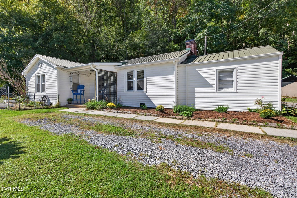 Photo of 821 Beaver Dam Avenue, Damascus, VA 24236 (MLS # 10001821)