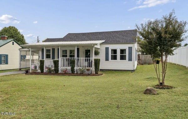 404 E C ST, ELIZABETHTON, TN 37643 - Image 3f08bf9704eaf78268b2619b128e7a27/1810697766