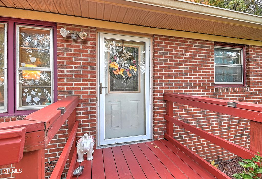 Photo of 624 Rogers Avenue, Kingsport, TN 37660 (MLS # 9987754)