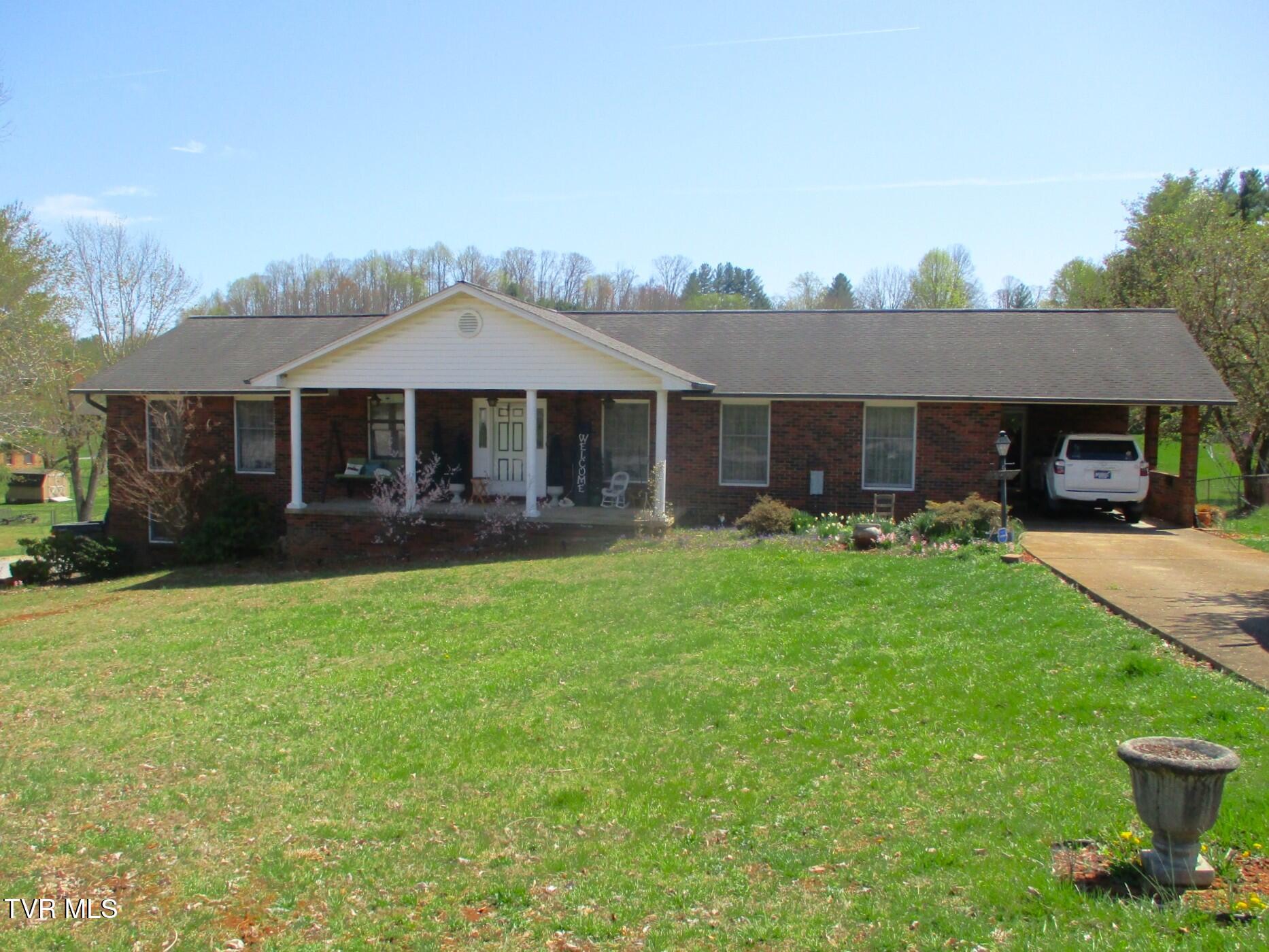 724 Redwood Drive, Mount Carmel, Tennessee image 1