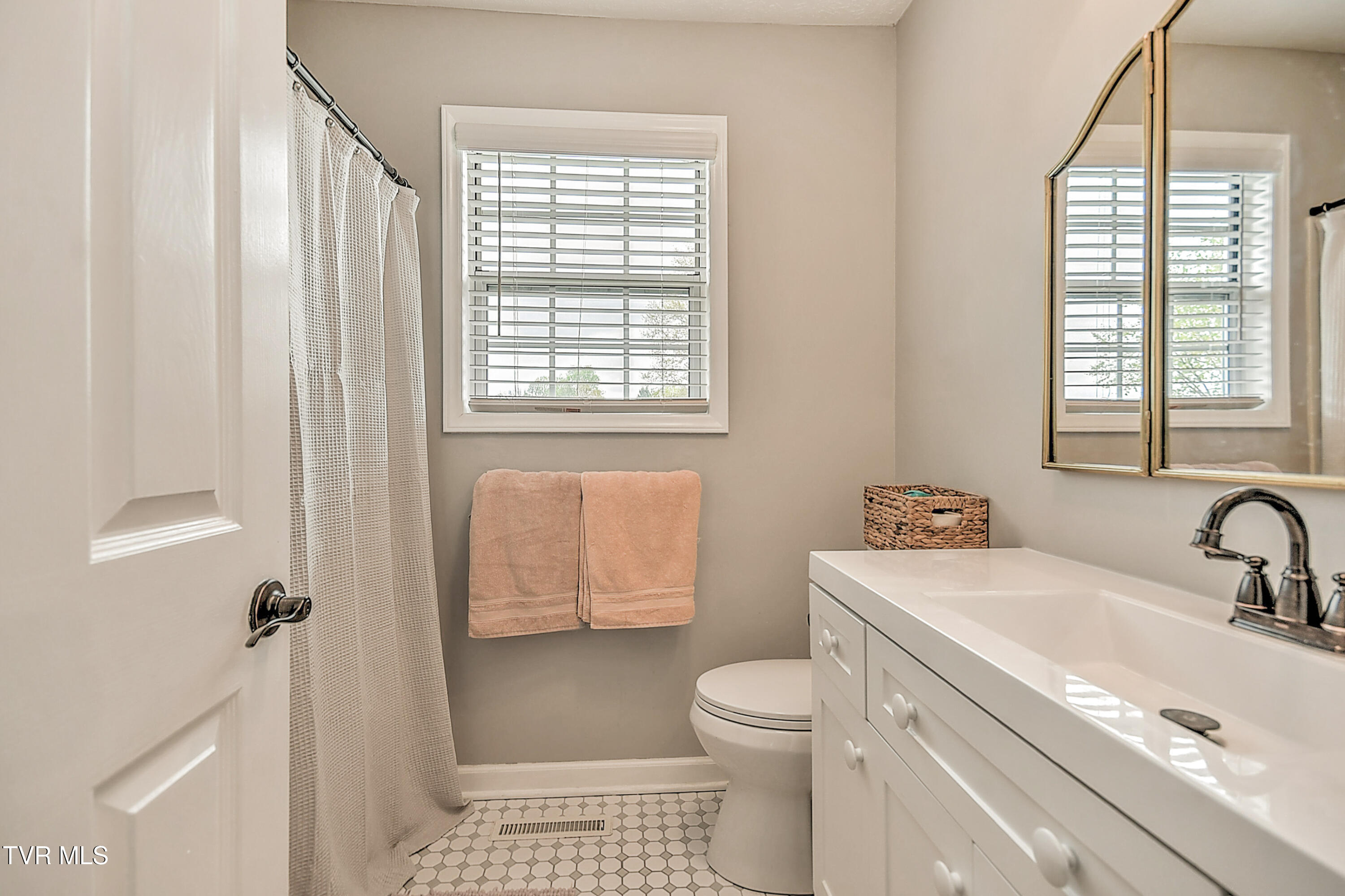 3700 Deepwood Drive, Johnson City, Tennessee image 36
