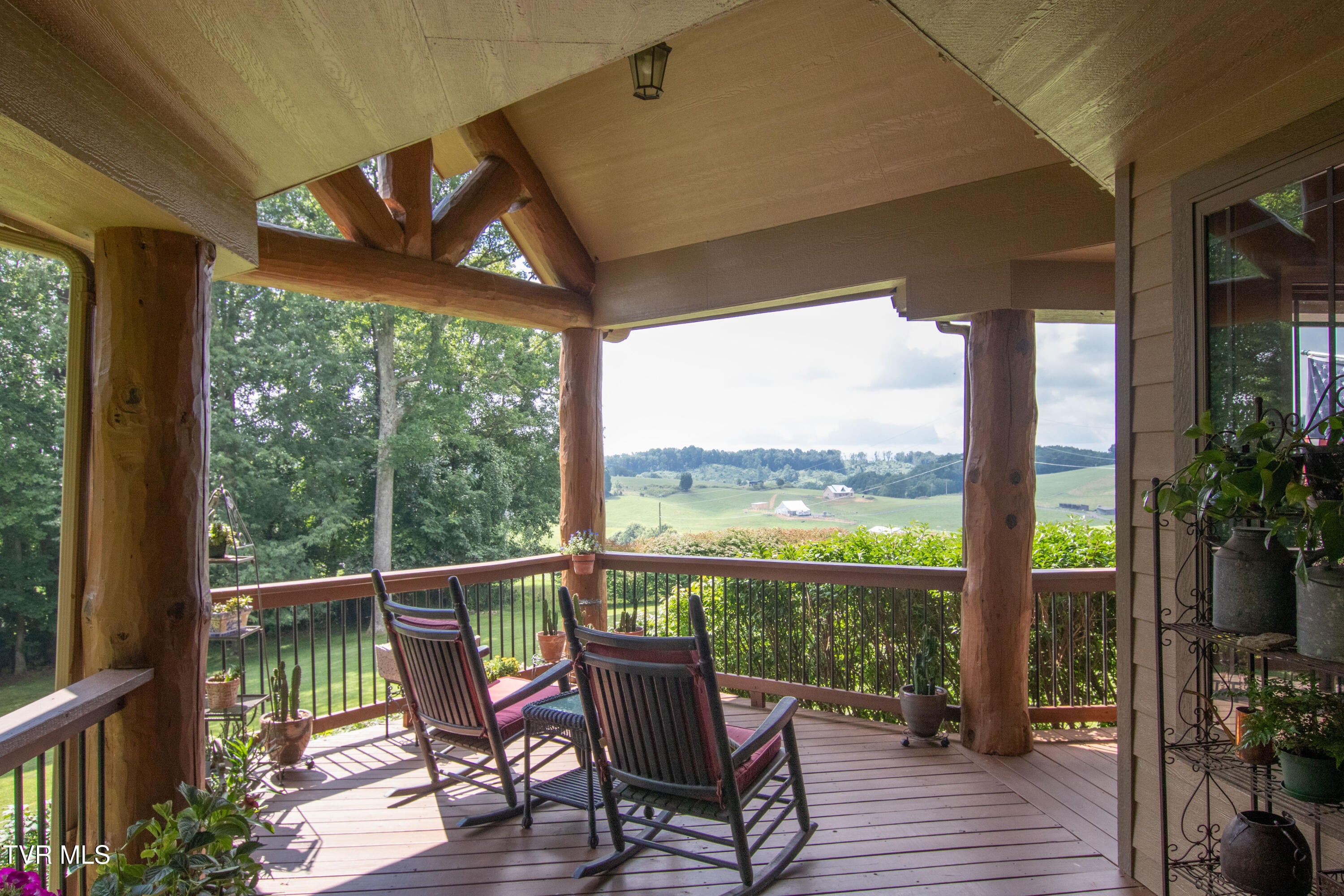 16301 Highlands Log Drive