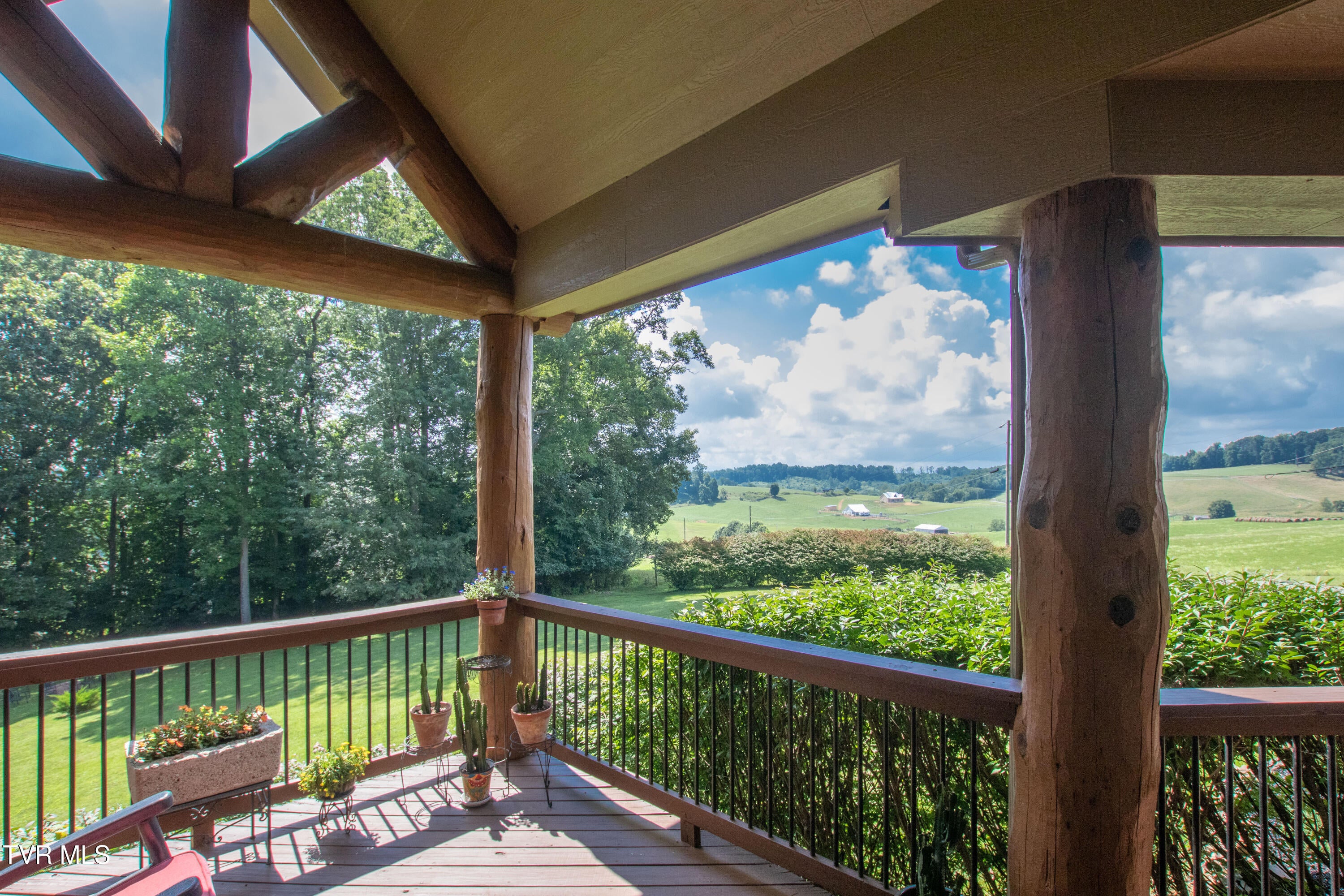 16301 Highlands Log Drive