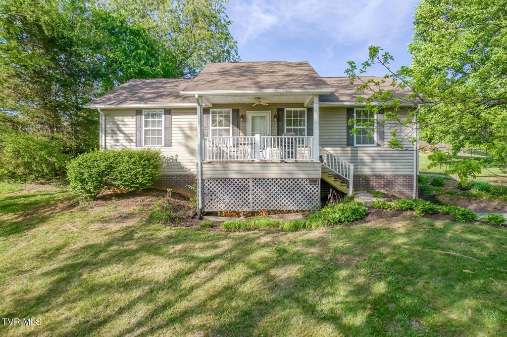 Photo of 356 Poplar Ridge Road, Piney Flats, TN 37686 (MLS # 9997626)
