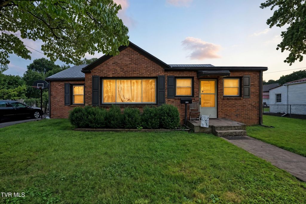 Photo of 1410 Burgie Street, Elizabethton, TN 37643 (MLS # 9994356)