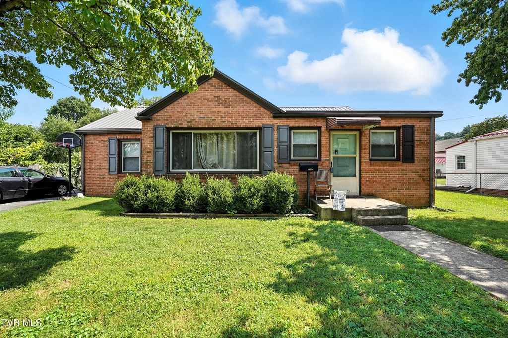 Photo of 1410 Burgie Street, Elizabethton, TN 37643 (MLS # 9994356)