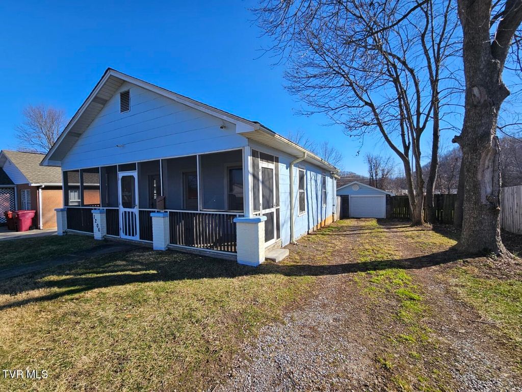 Photo of 1206 Myrtle Avenue, Johnson City, TN 37601 (MLS # 9990044)