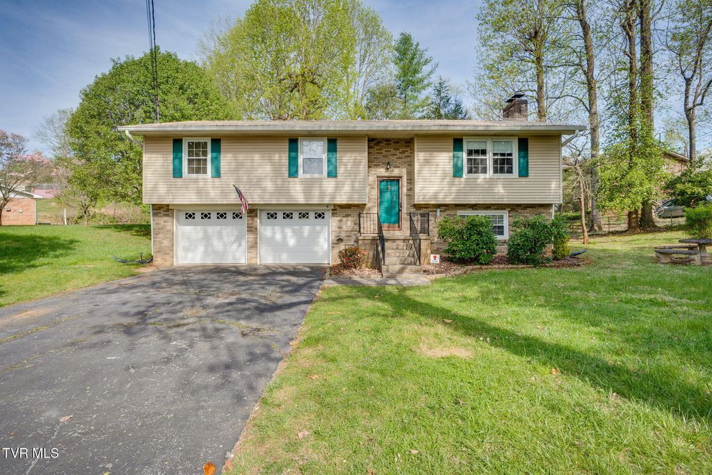Photo of 121 Independence Lane, Elizabethton, TN 37643 (MLS # 9993591)