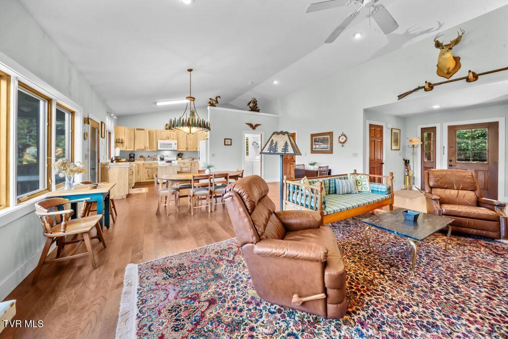 342 Ripshin Lake Road, Roan Mountain, Tennessee image 16