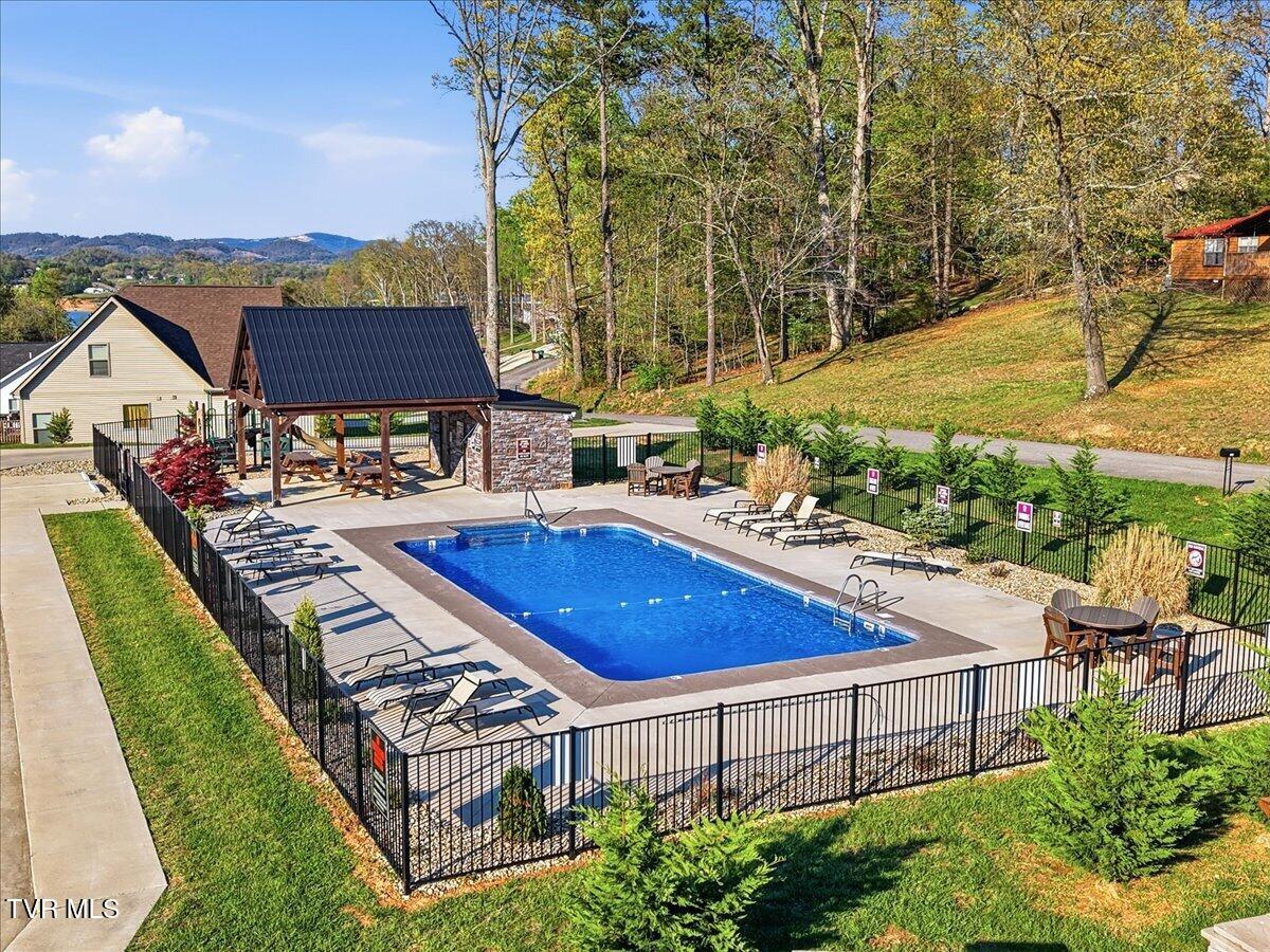 Morristown, Tennessee, 37814, United States, 5 Bedrooms Bedrooms, ,5 BathroomsBathrooms,Residential,Active,2041492