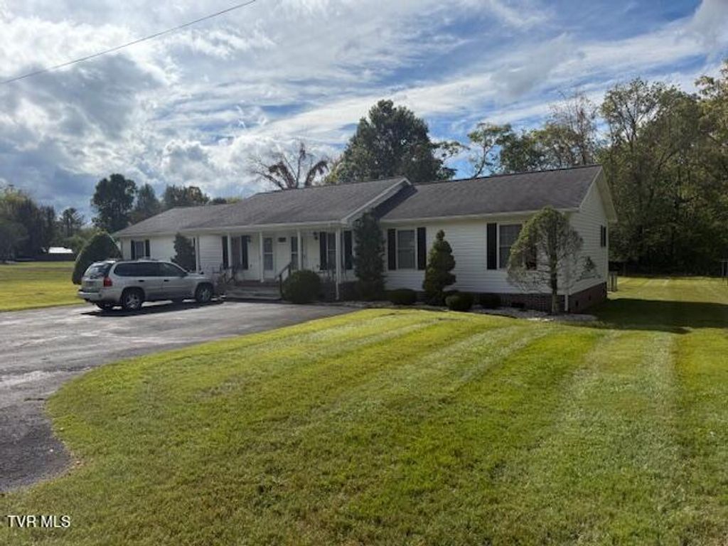 Photo of 165 Smith Avenue, Erwin, TN 37650 (MLS # 9986277)
