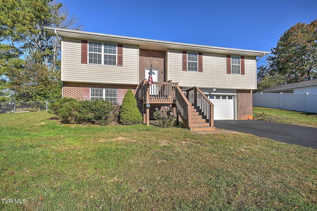 Photo of 513 Kilkenny Road, Kingsport, TN 37664 (MLS # 10002384)