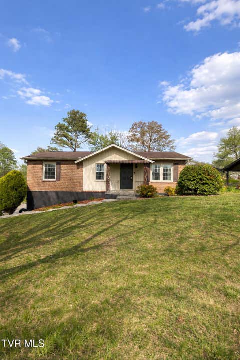 Homes For Sale - 361 Springfield Drive<br/> Bristol, TN 37620