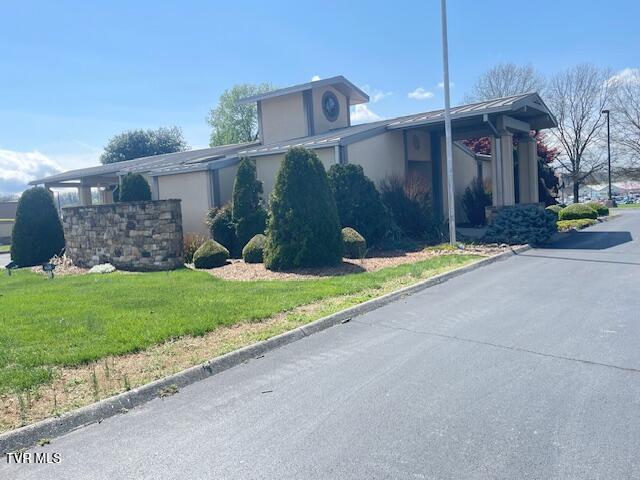 113 West Elk/Charlie Robinson Drive