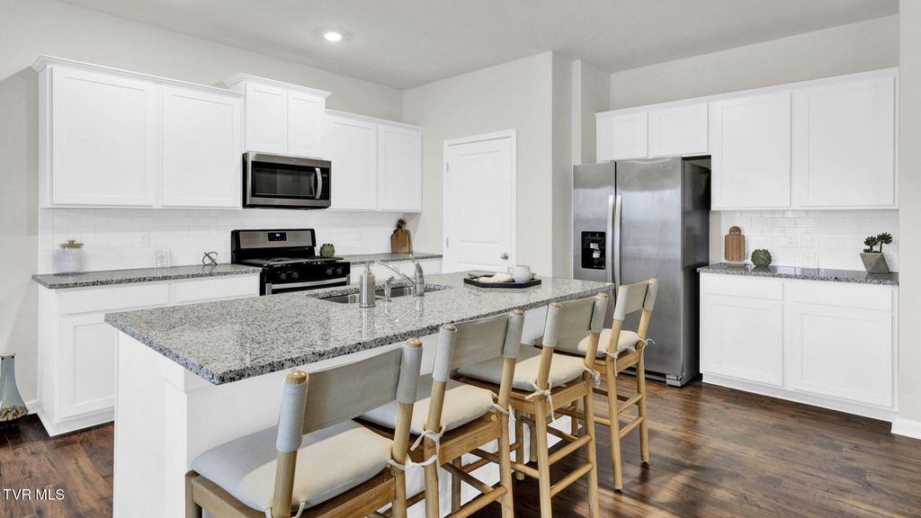 Photo of 245 Artist Avenue, Johnson City, TN 37615 (MLS # 9987599)