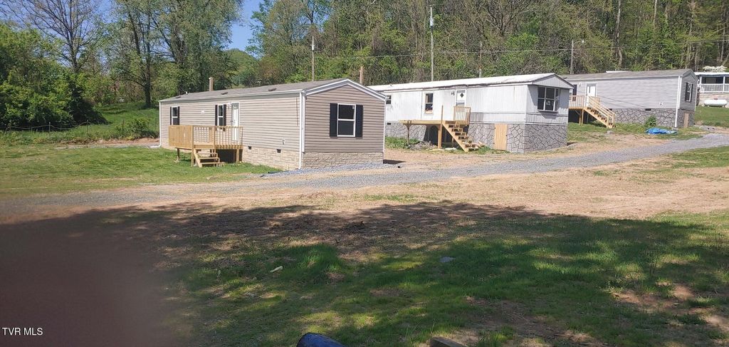 Photo of 154 Shadow Wood Lane, Surgoinsville, TN 37873 (MLS # 9984352)
