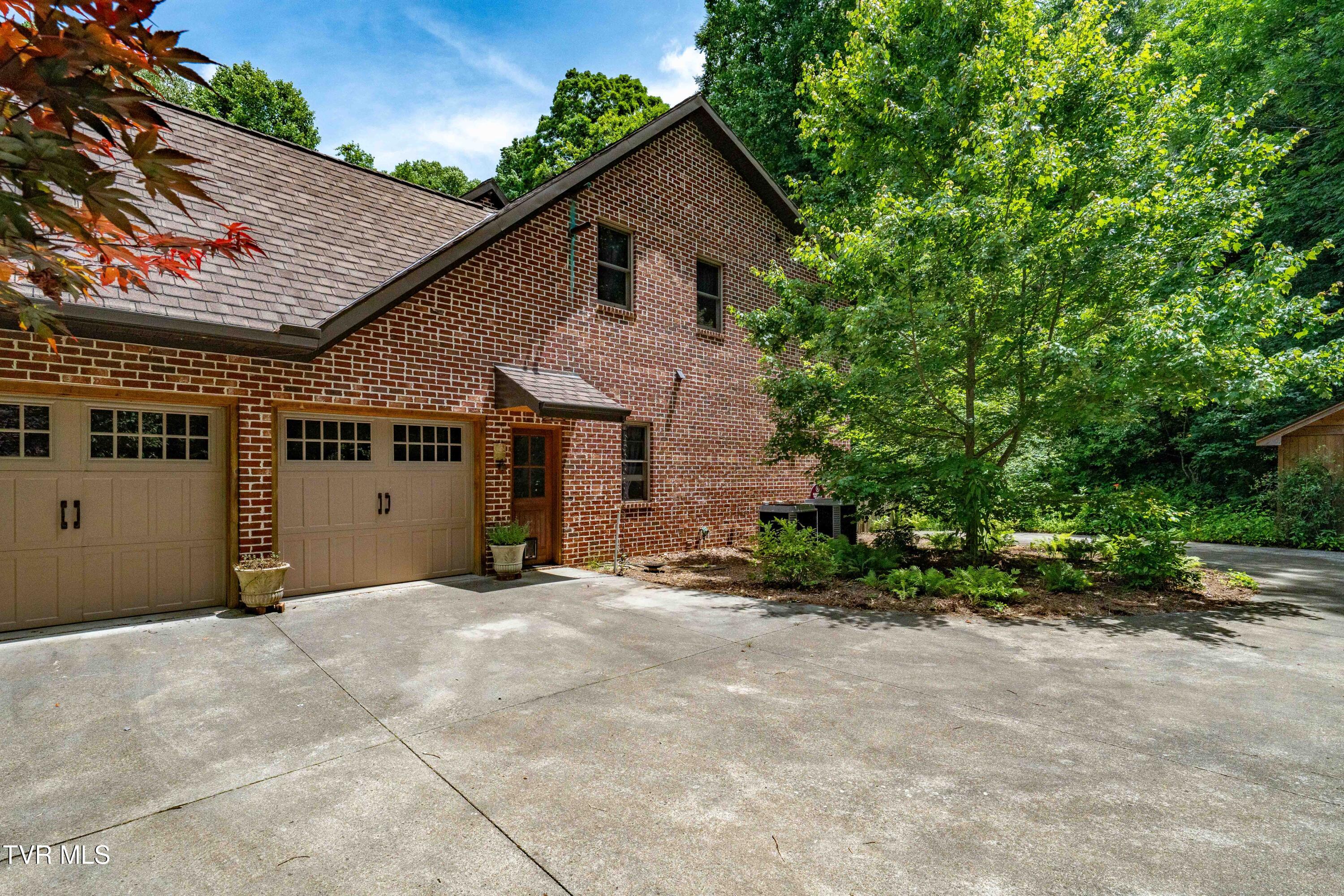 117 Toms Creek Drive