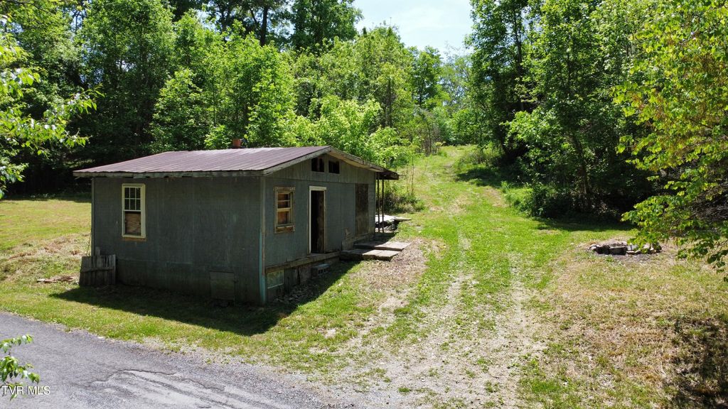 Photo of 125 Fiddler Road, Surgoinsville, TN 37873 (MLS # 9990299)