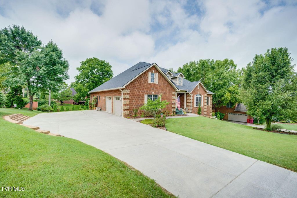 Photo of 120 Reed Circle, Johnson City, TN 37601 (MLS # 9998638)