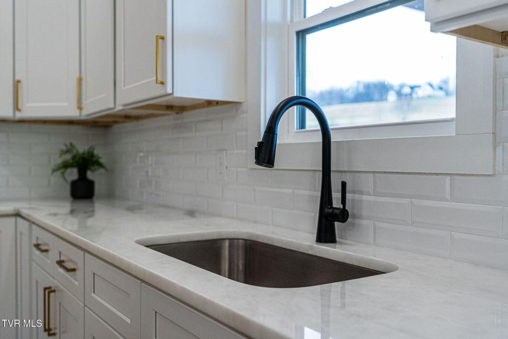 Photo of 1634 Powder Branch Road, Johnson City, TN 37601 (MLS # 9989393)