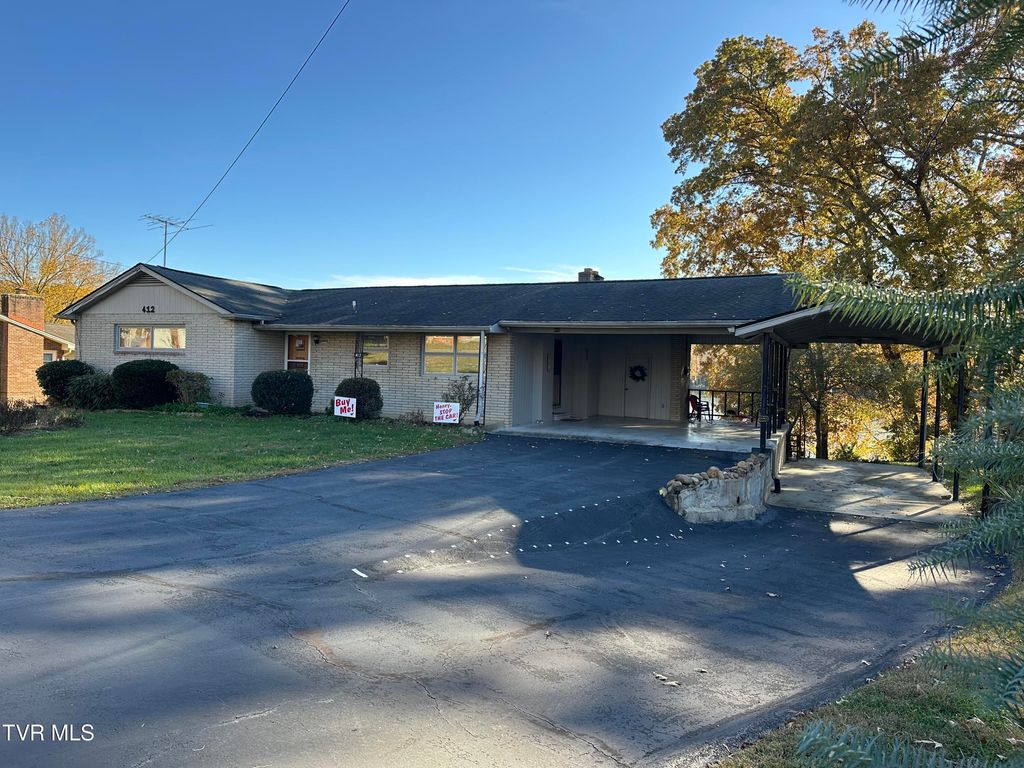 Photo of 412 Lakeside Drive, Kingsport, TN 37664 (MLS # 9987678)