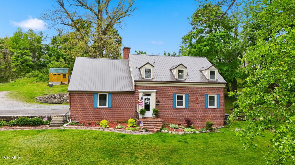 Photo of 205 Highland Avenue, Norton, VA 24273 (MLS # 9994645)